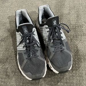 On Cloud men’s running sneakers.